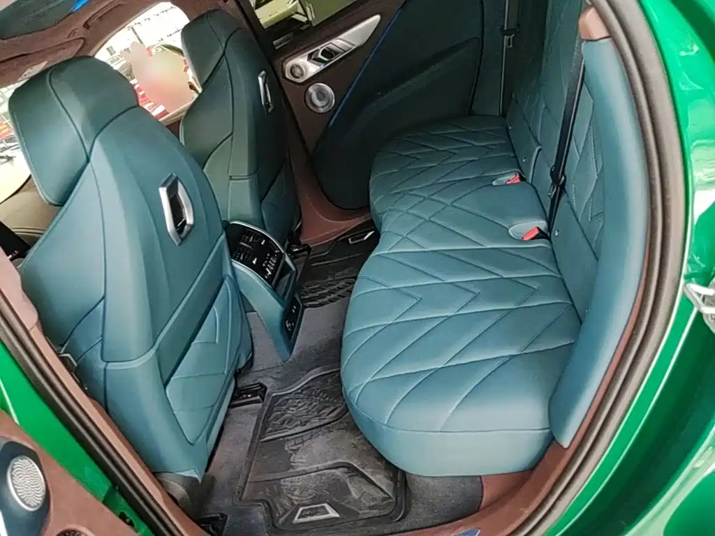 BMW XM 2023 — фото 13