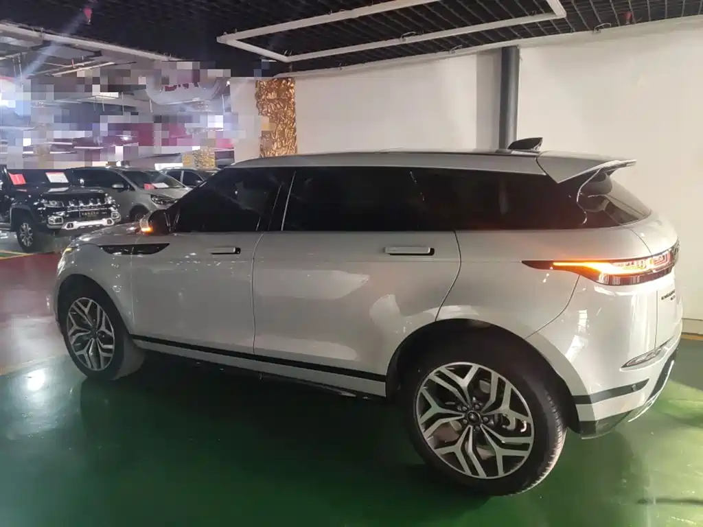 Land Rover Evoque 2024 — фото 5