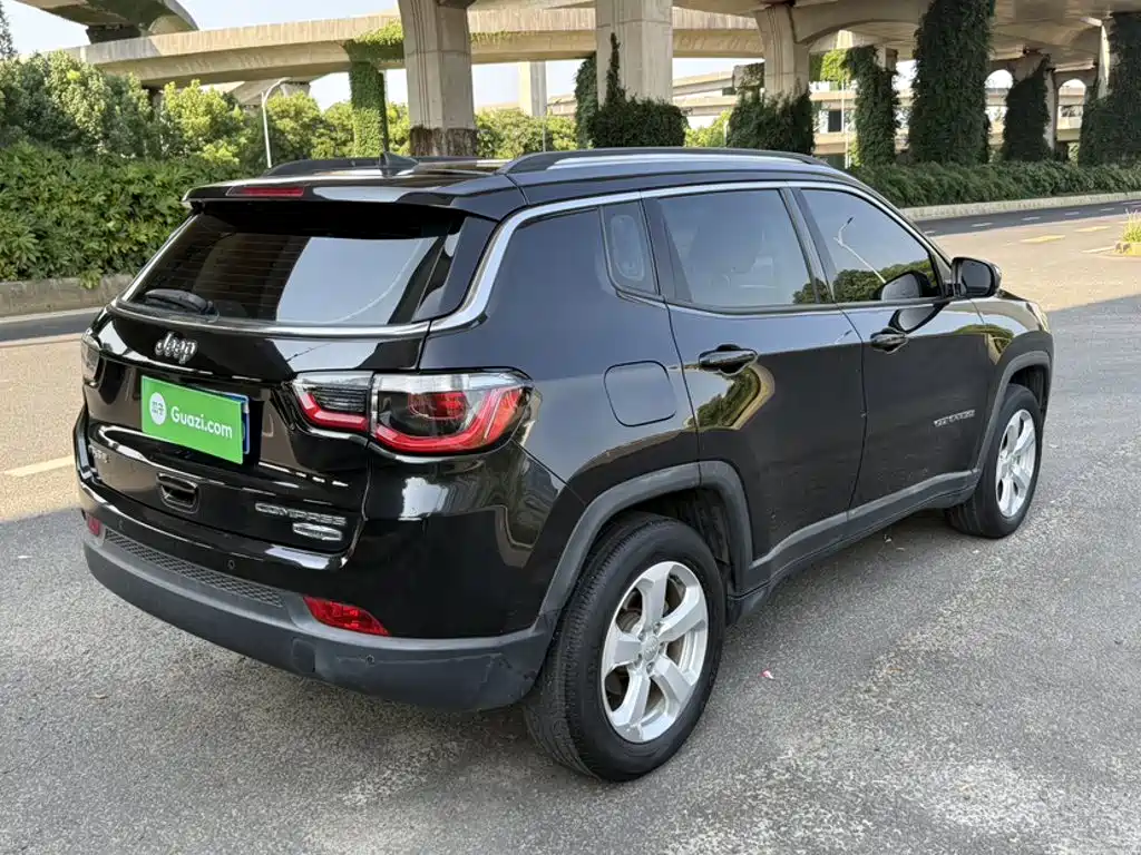 Jeep Compass 2018 — фото 24