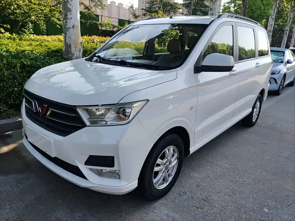 Wuling Hongguang 2021 — фото 1