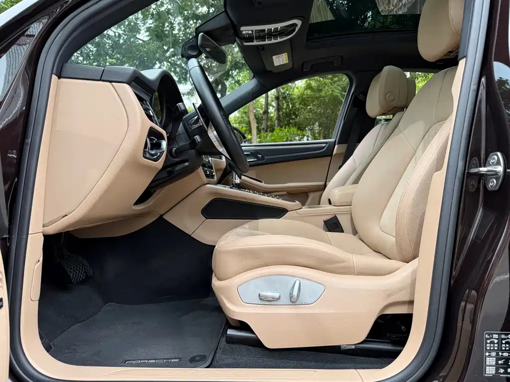 Porsche Macan 2019 — фото 12