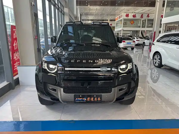 Land Rover Defender 2024