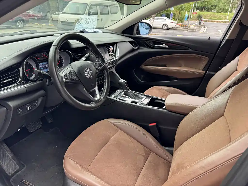 Buick Regal 2019 — фото 12