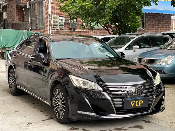 Toyota Crown 2019