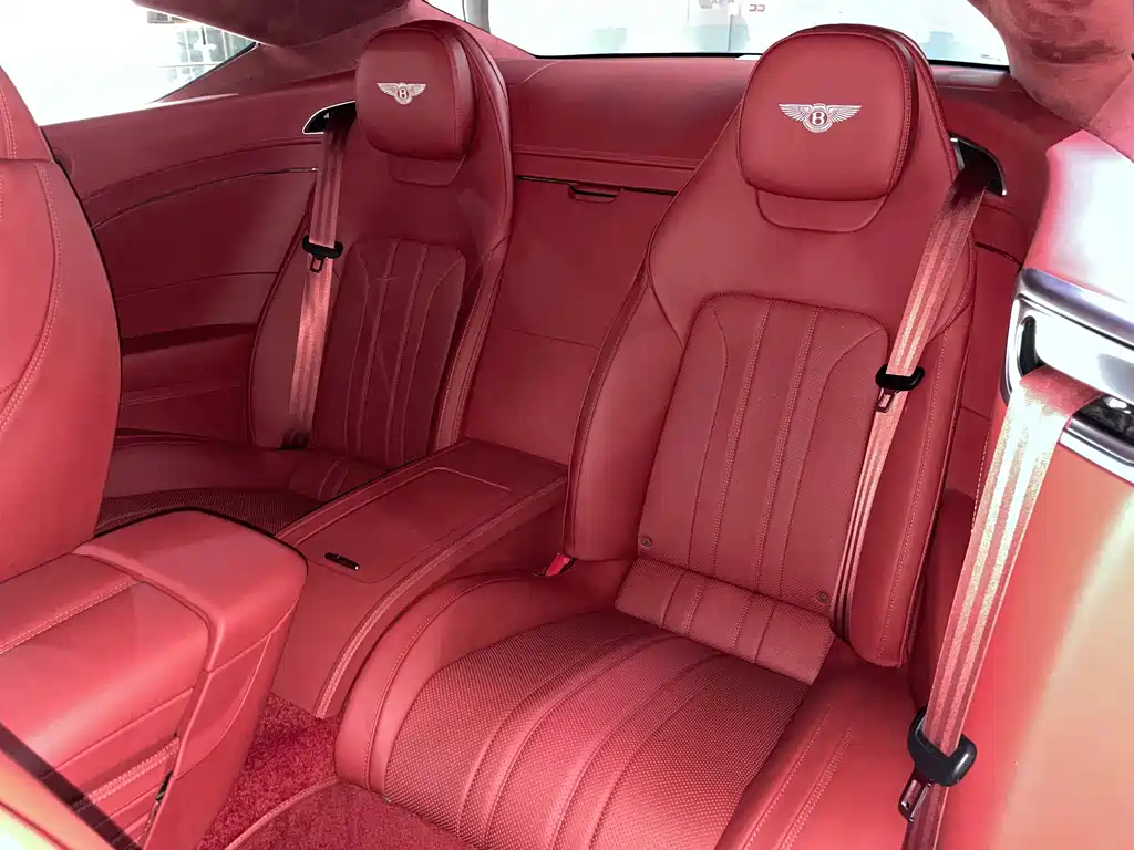 Bentley Continental 2020 — фото 12