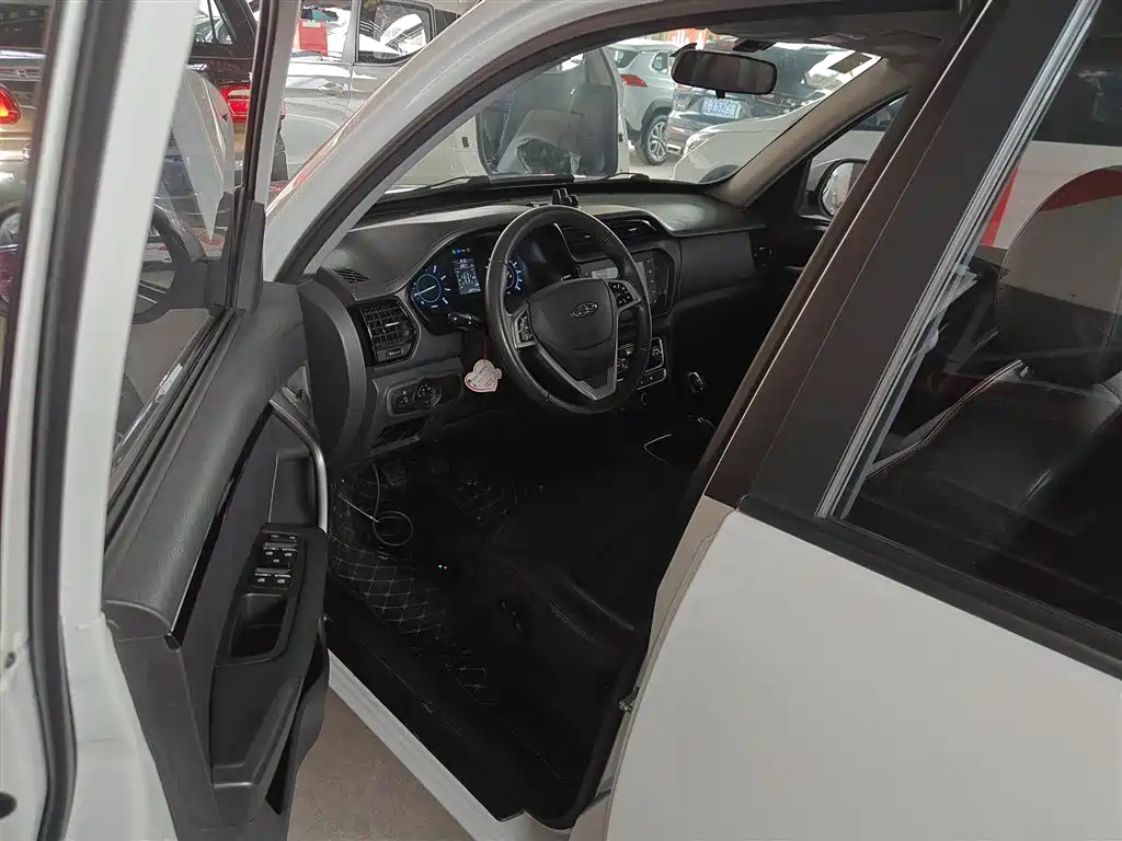 Chery Tiggo 3 2018 — фото 16