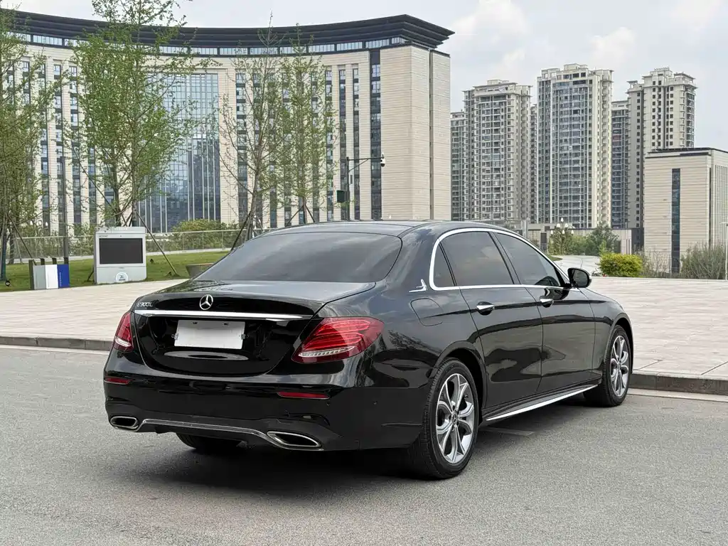 Mercedes-Benz E-Class 2020 — фото 21