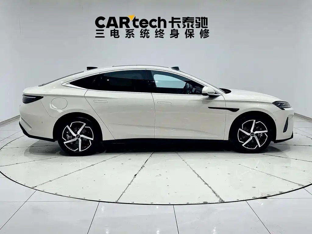 BYD Seal 07 DM-i 2026 — фото 11