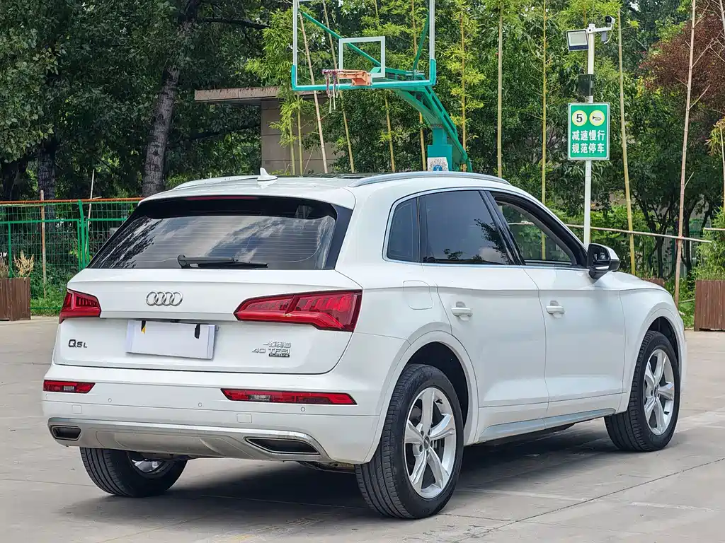Audi Q5L 2019 — фото 17