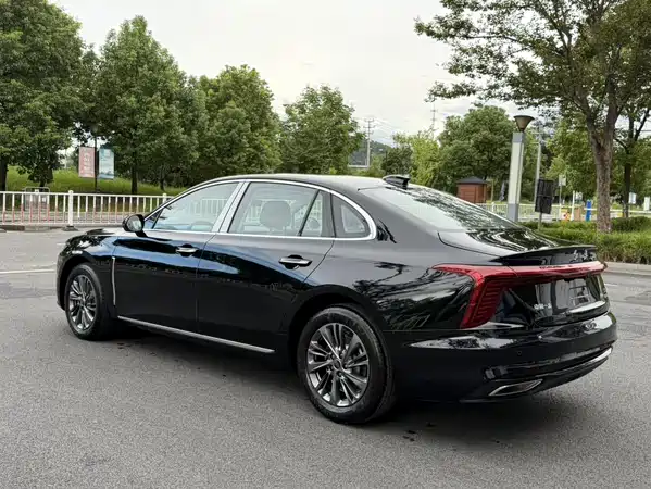 Hongqi H5 2026