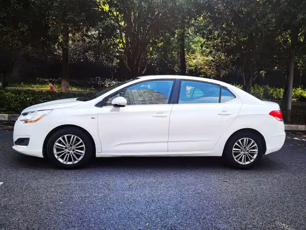 Citroën C4L 2014