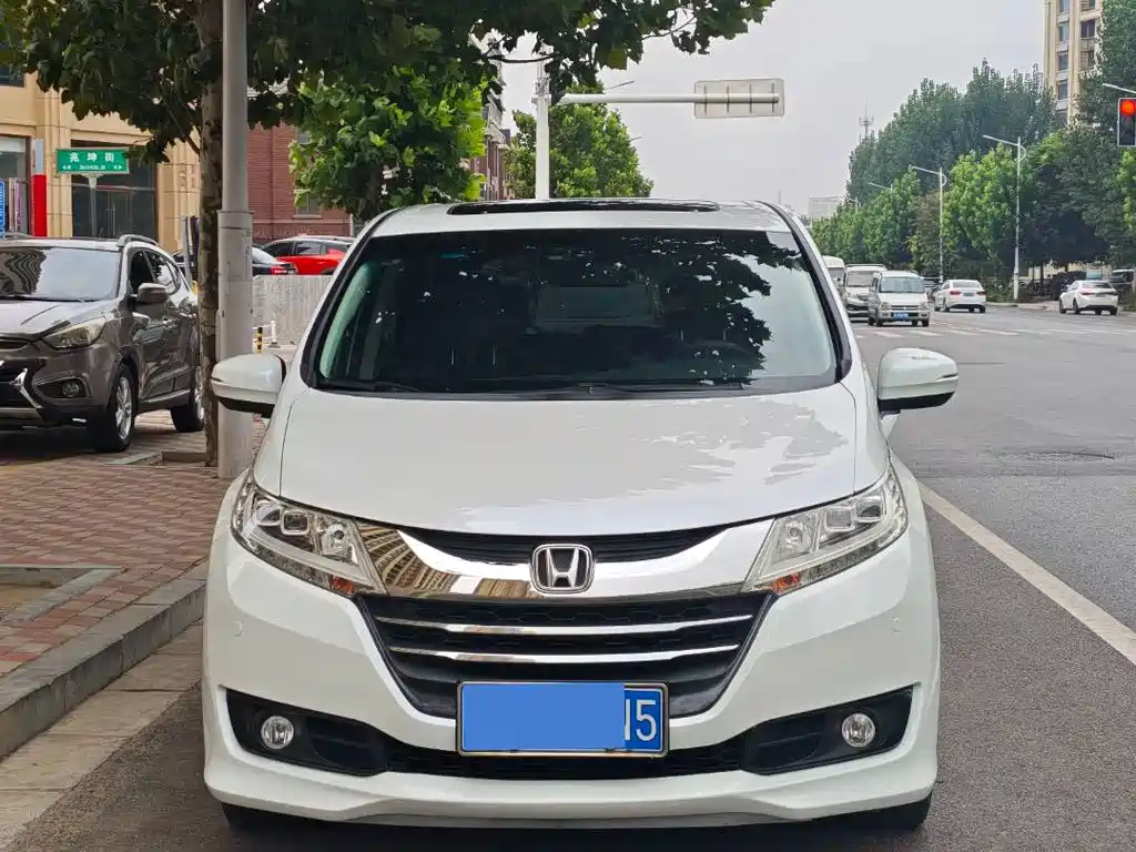 Honda Odyssey 2017 — фото 2