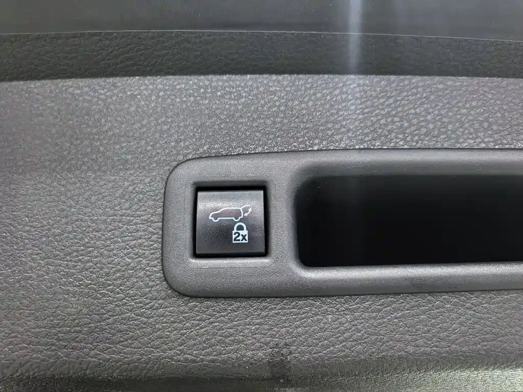 Toyota Sienna 2022 — фото 29
