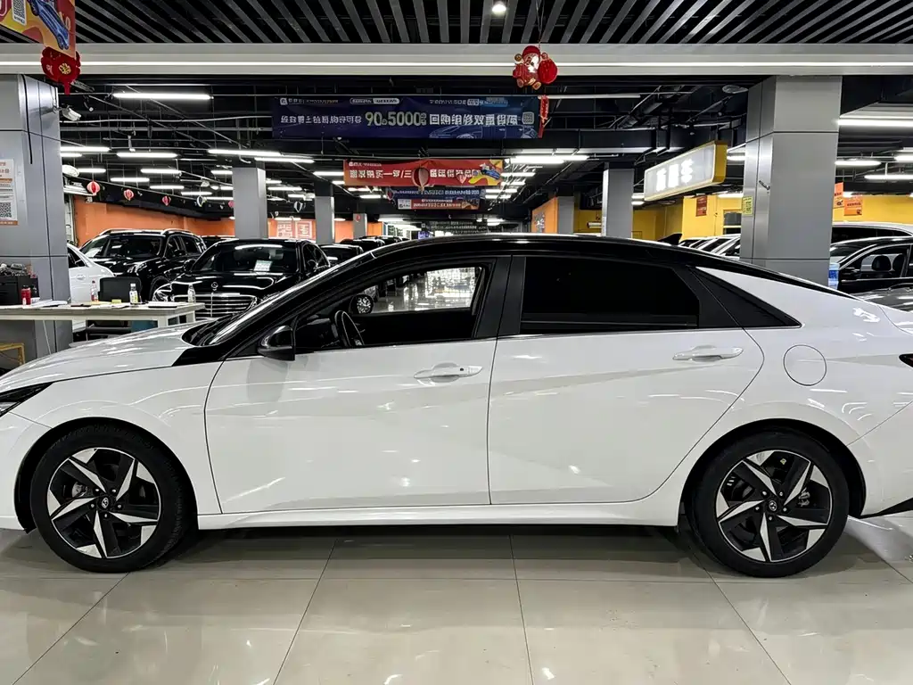Hyundai Elantra 2021