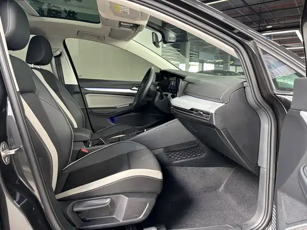 Volkswagen Golf 2022