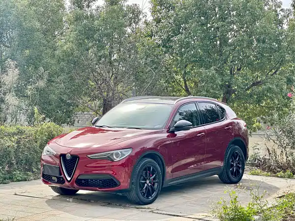 Alfa Romeo Stelvio 2017