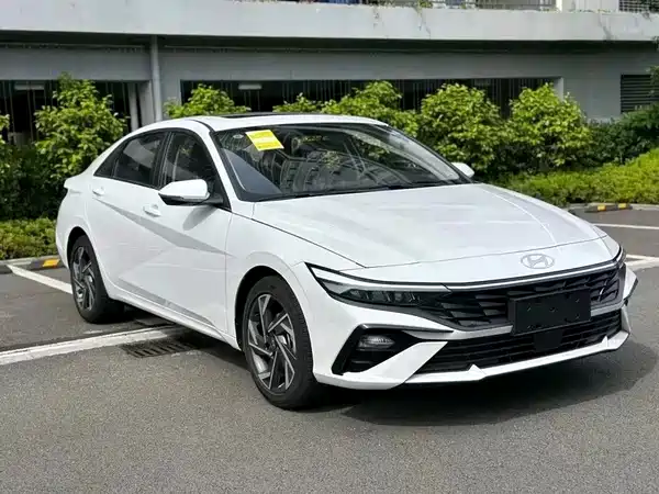 Hyundai Elantra 2024
