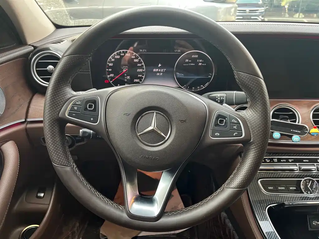 Mercedes-Benz E-Class 2017 — фото 9