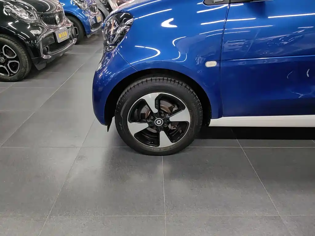 smart fortwo 2019 — фото 23