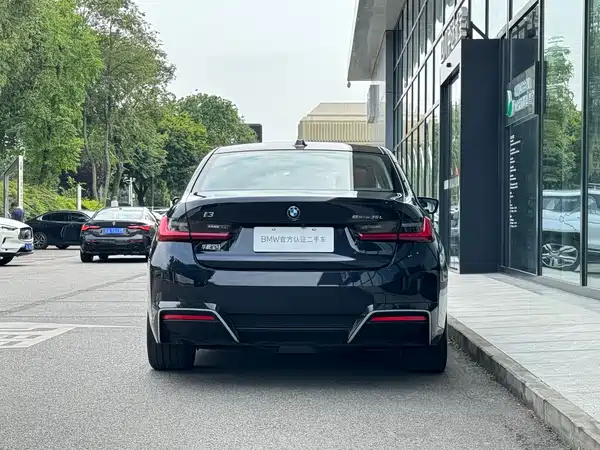 BMW i3 2025