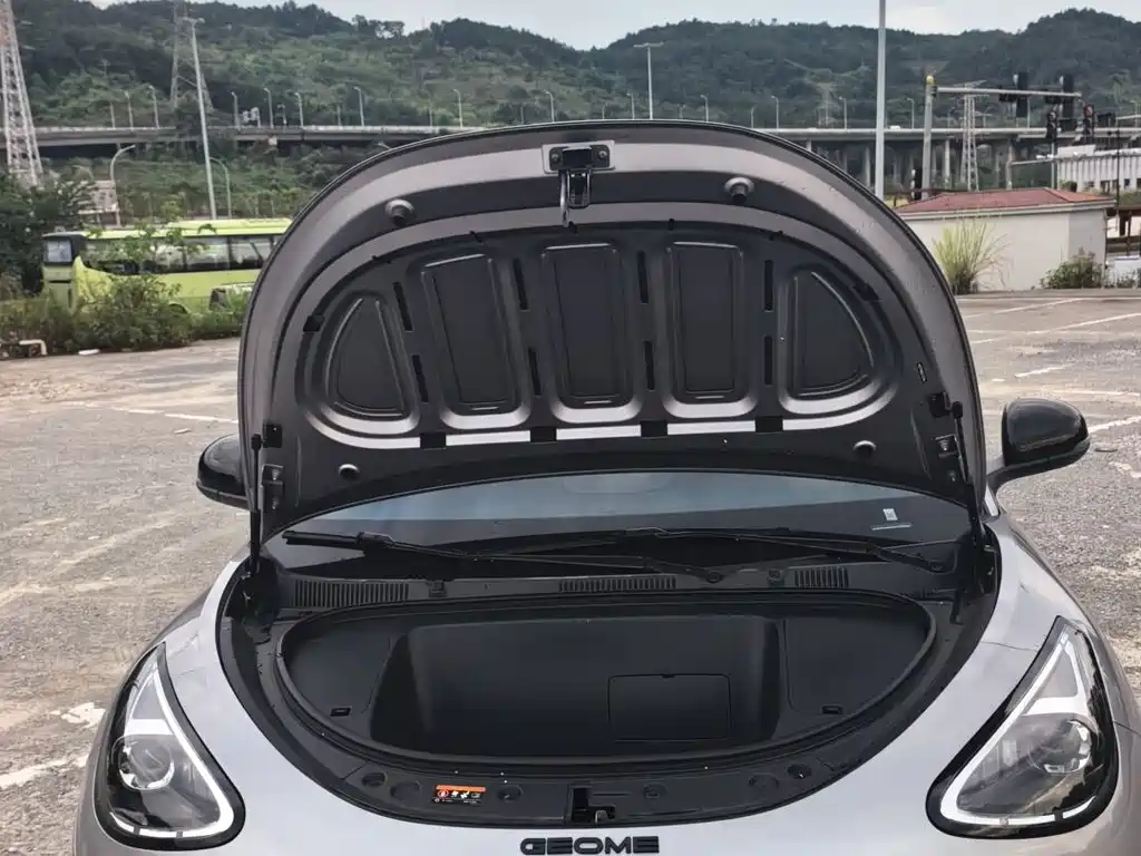 Geely Galaxy Starwish 2025 — фото 13