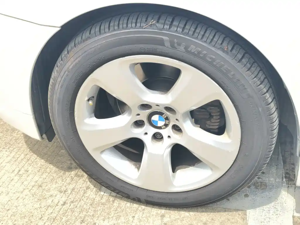 BMW 5 Series 2010 — фото 18