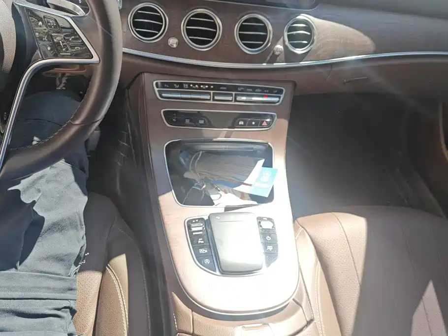 Mercedes-Benz E-Class 2023 — фото 16