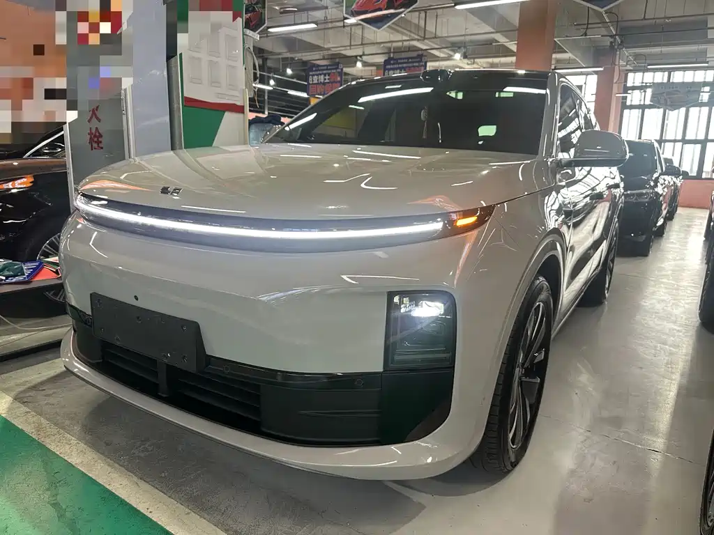 Li Auto Li L6 2025