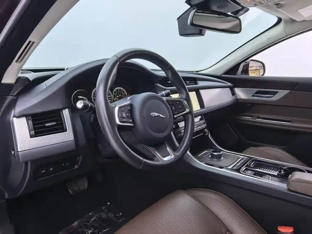 Jaguar XFL 2021 — фото 18