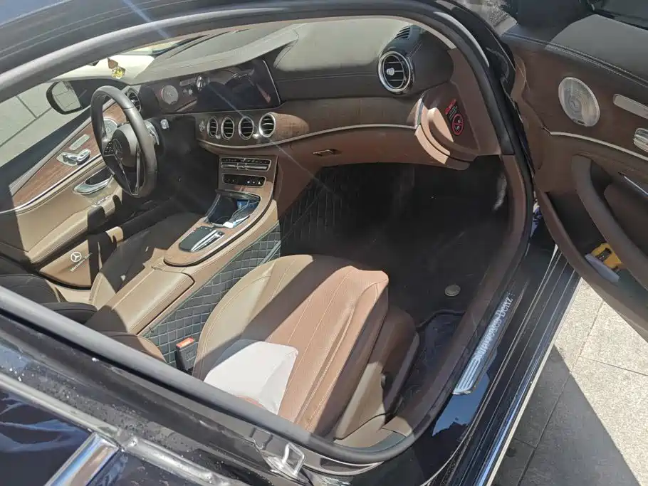 Mercedes-Benz E-Class 2023 — фото 8