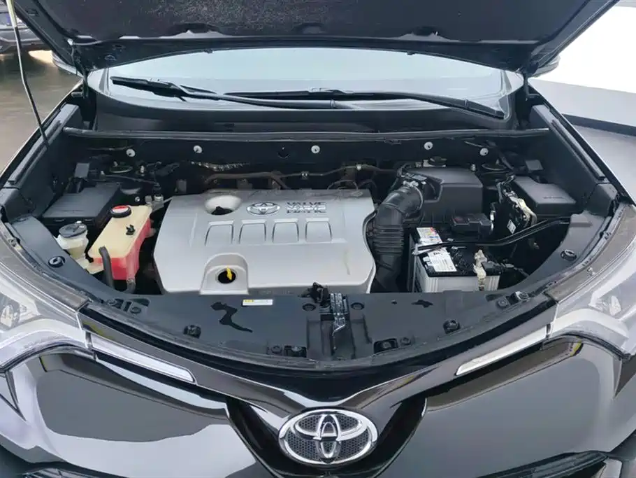 Toyota RAV4 2018 — фото 10