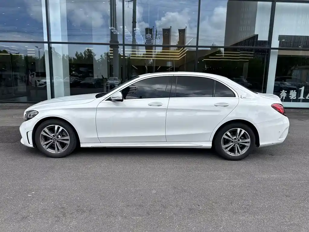 Mercedes-Benz C-Class 2020