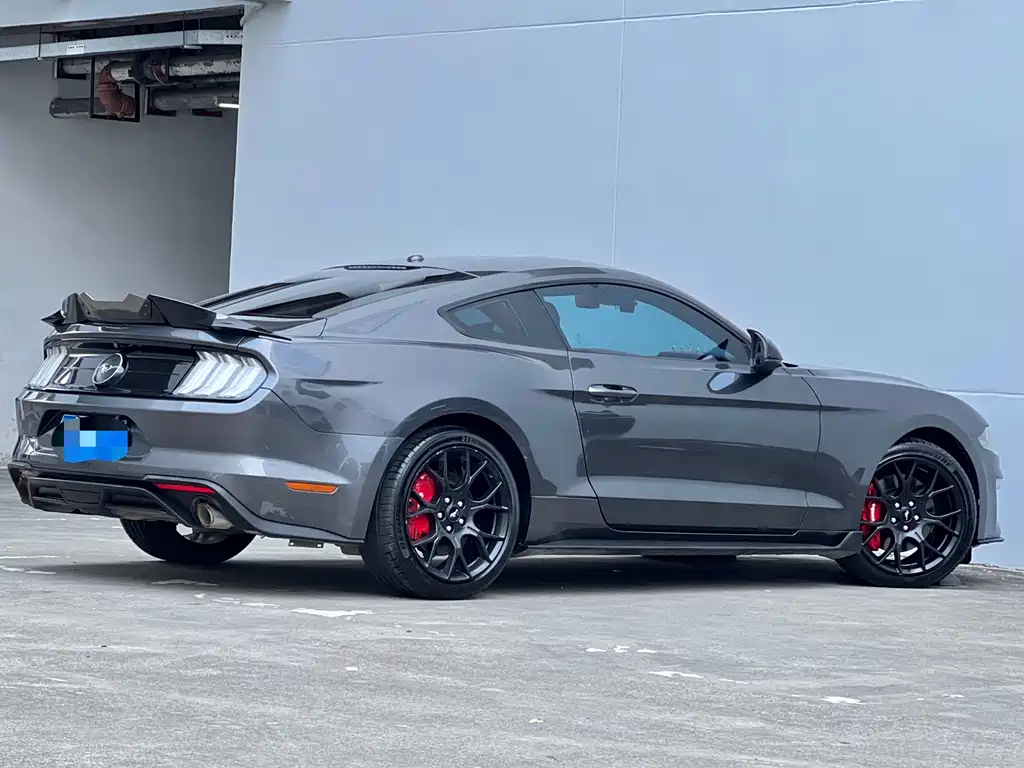 Ford Mustang 2020 — фото 16
