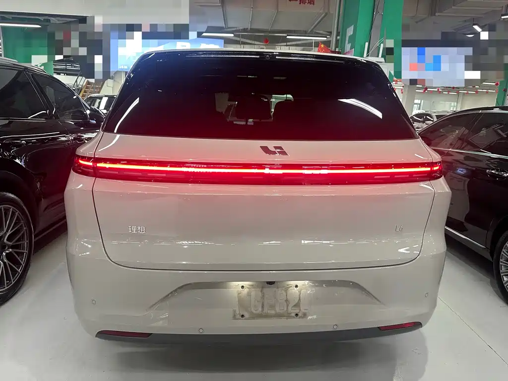 Li Auto Li L6 2025