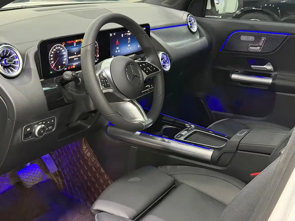 Mercedes-Benz GLA 2025 — фото 15