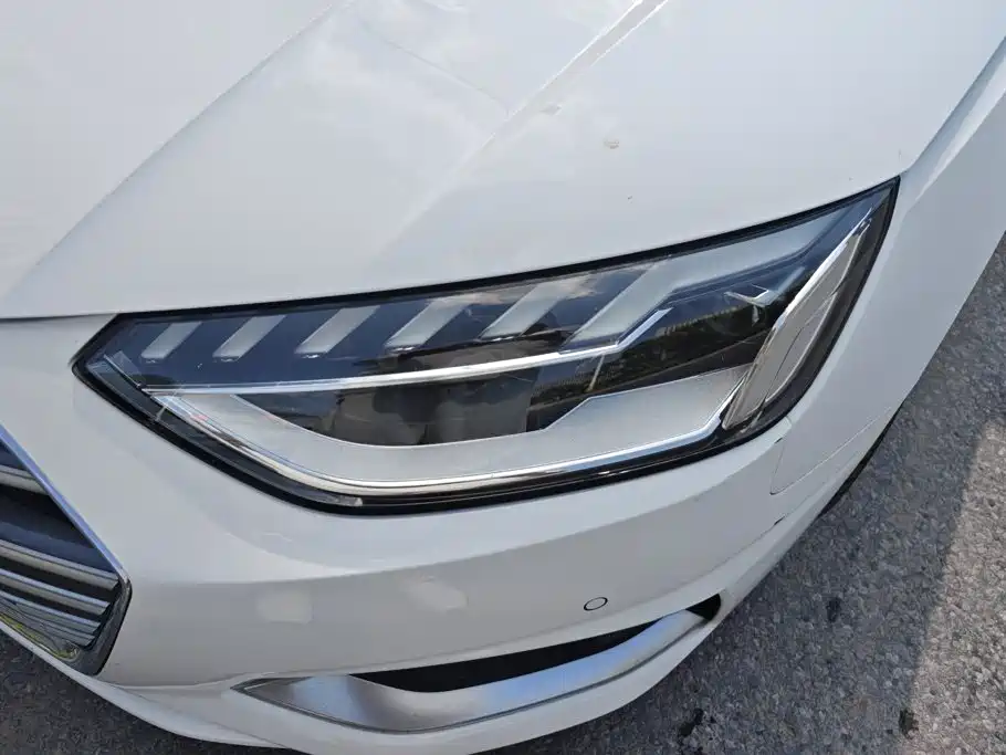 Audi A4L 2021