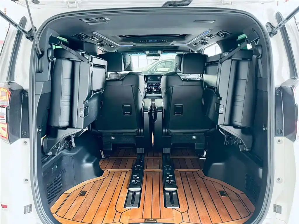 Toyota Vellfire 2022 — фото 9