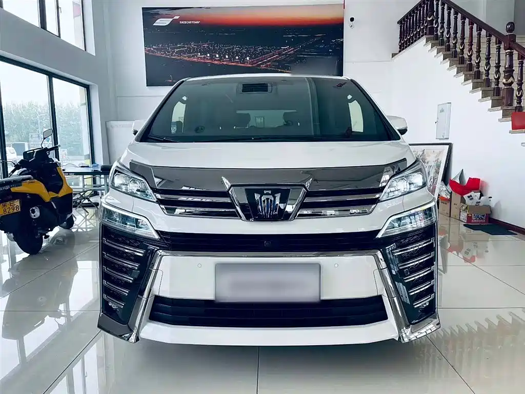 Toyota Vellfire 2022 — фото 3