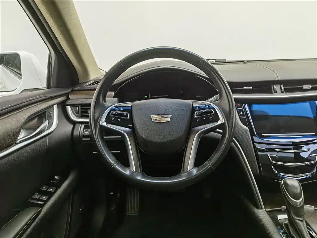 Cadillac XTS 2020 — фото 11
