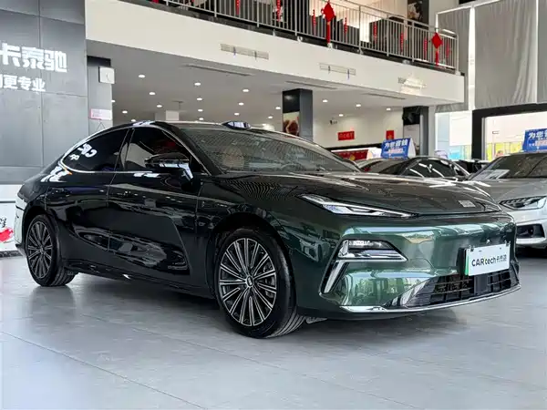 Geely Galaxy Starshine 8 2025