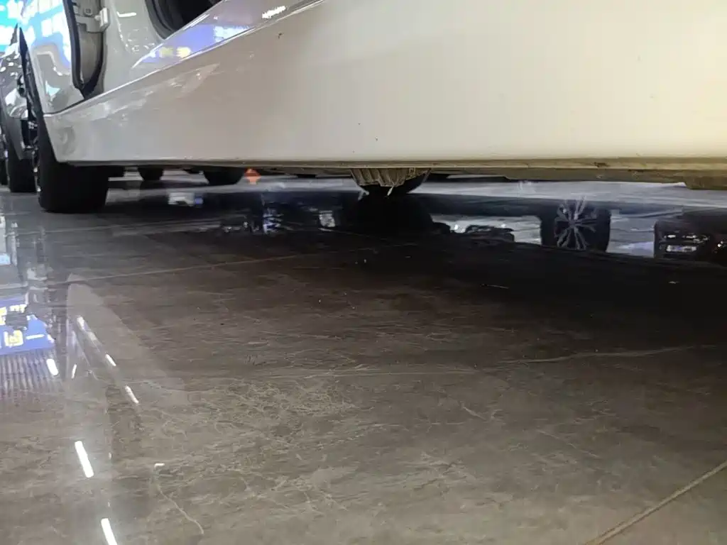 BMW 3 Series 2018 — фото 21