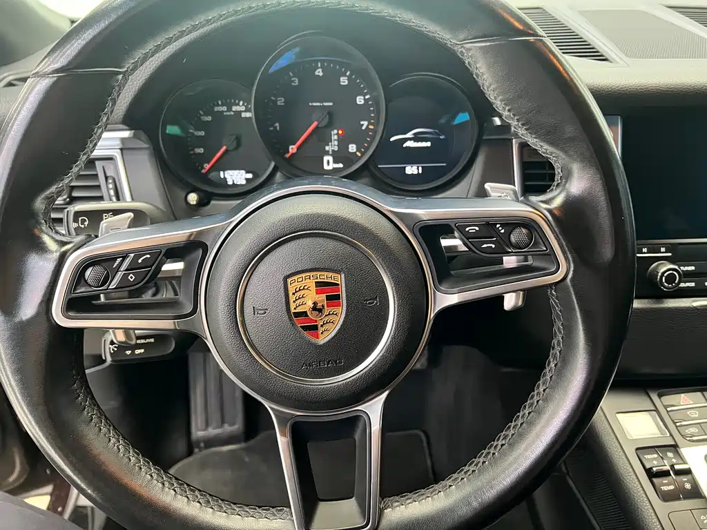 Porsche Macan 2018 — фото 9