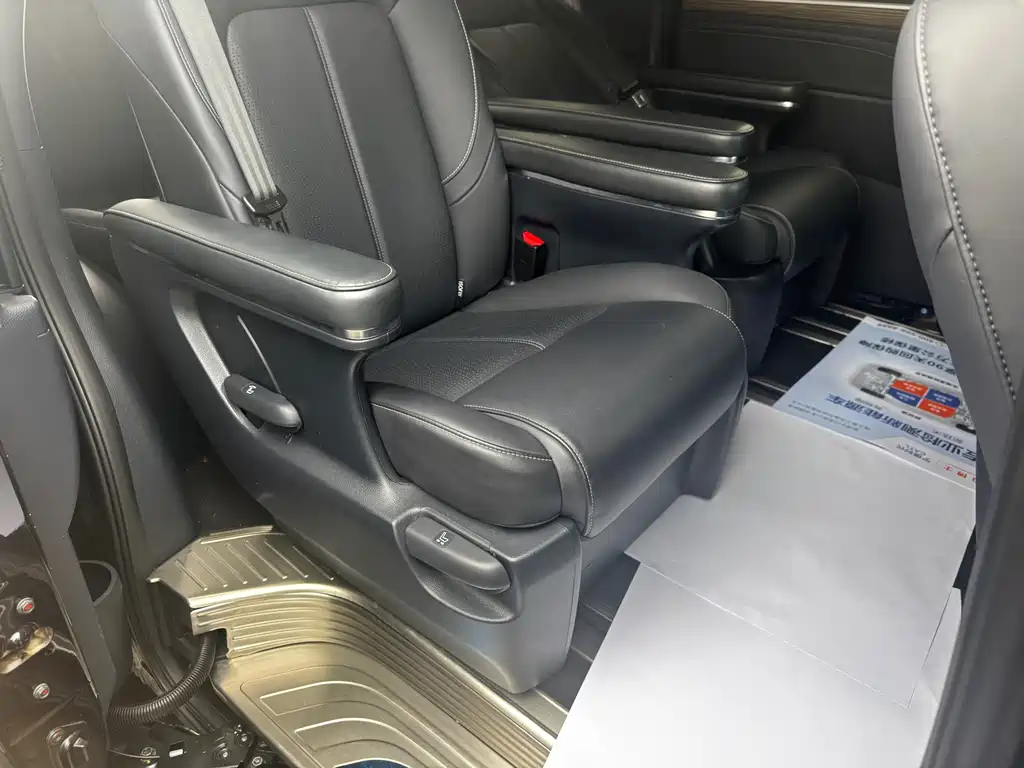 GAC Motor Trumpchi M8 2022 — фото 6