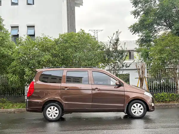 Wuling Hongguang 2017