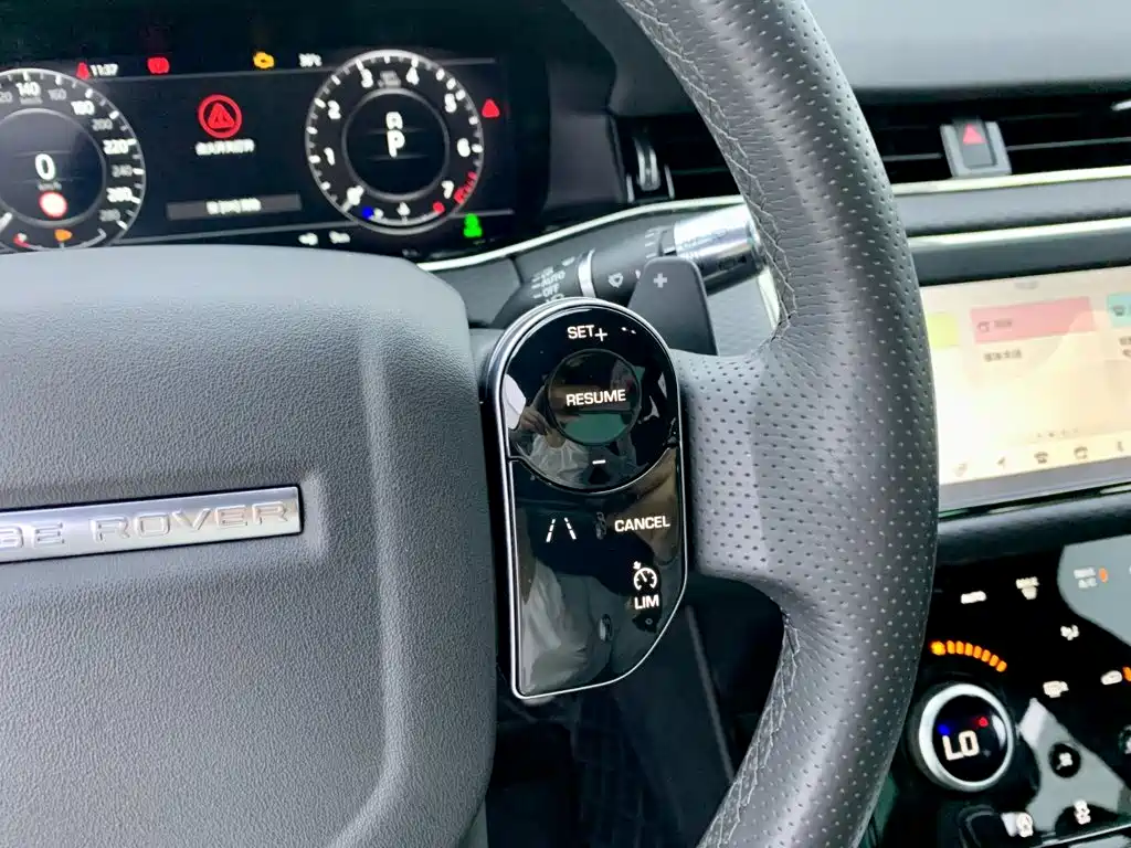 Land Rover Range Rover Evoque 2021 — фото 21