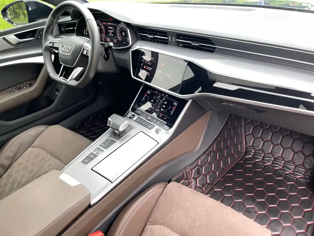 Audi A7L 2023 — фото 15