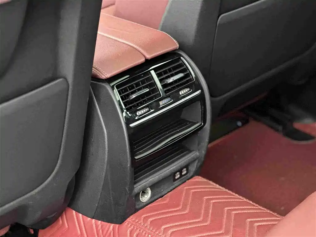 BMW 5 Series New Energy 2021 — фото 12