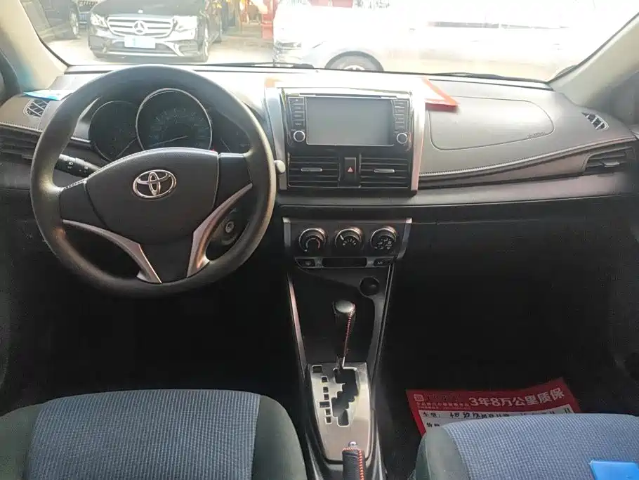 Toyota Yaris L 2016 — фото 12