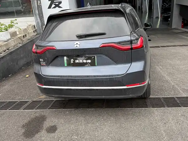 NIO ES8 2020