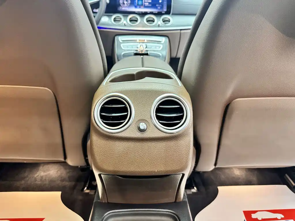 Mercedes-Benz E-Class 2018 — фото 21